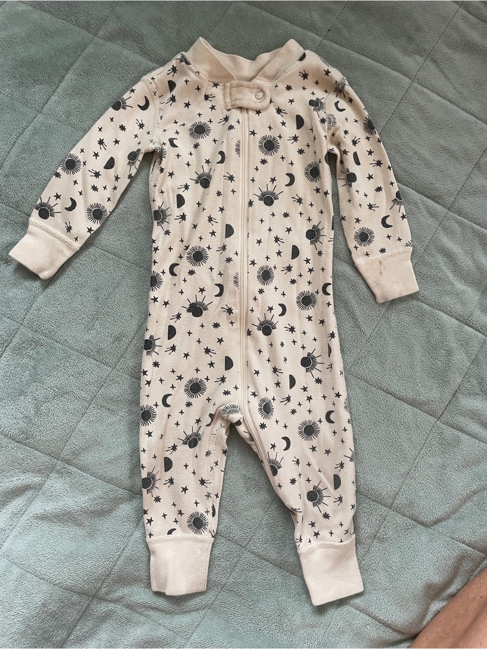 Hannah Andersson Cream Moon & Stars Baby zip pajamas